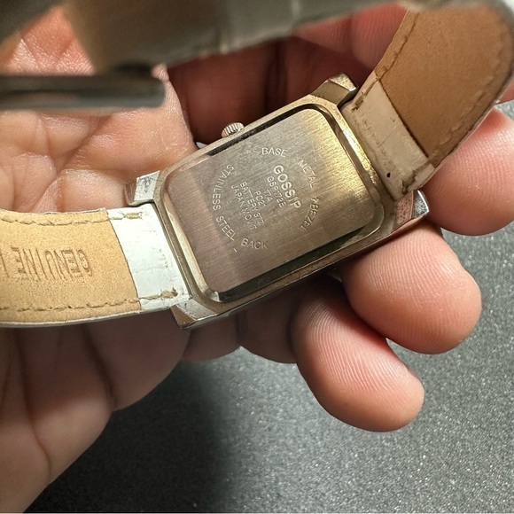 GOSSIP GSP172B Women's Watch Silver Tone White Leather Band NEW BATTERY Working - Picture 6 of 8